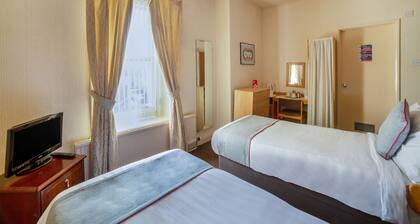 The Cumberland Hotel