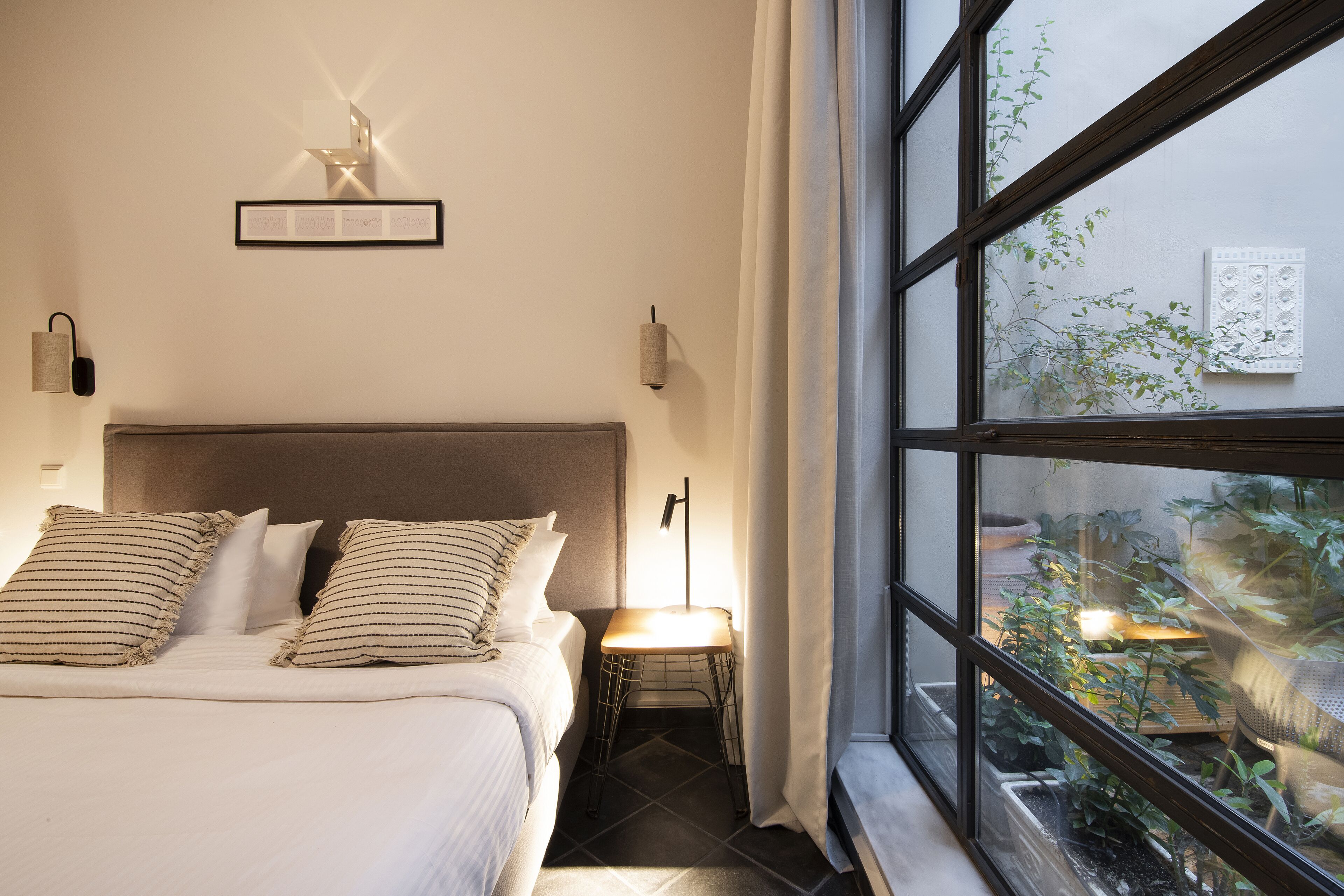 4 bedrooms, in-room safe, soundproofing, iron/ironing board