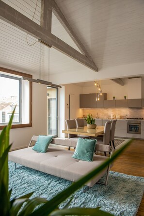 Panoramic Apartment, 1 King Bed, Garden View | Living area | 30-cm flat-screen TV with satellite channels, TV - Charm Palace (Porto)