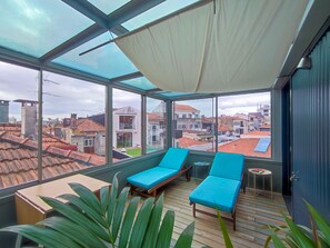 Panoramic Apartment, 1 King Bed, Garden View | Terrace/patio - Charm Palace (Porto)