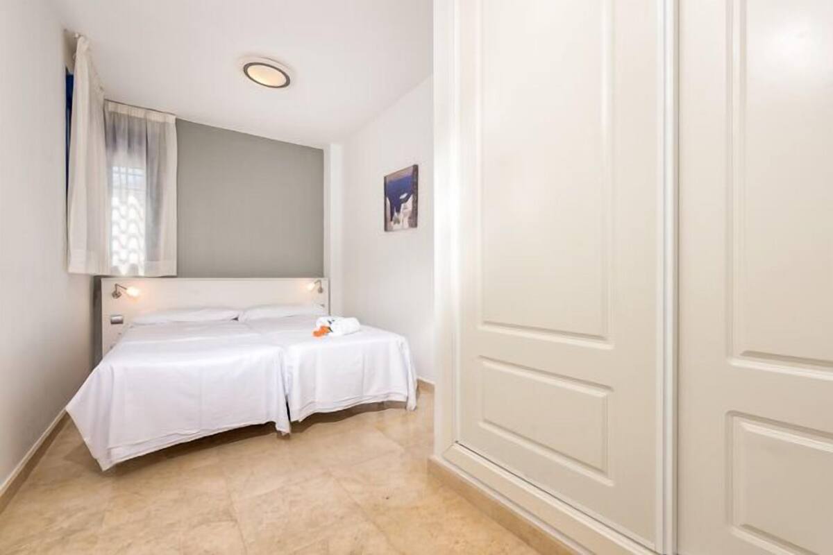 1 bedroom, in-room safe, desk, blackout curtains