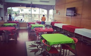 Breakfast, lunch, dinner served; local and international cuisine