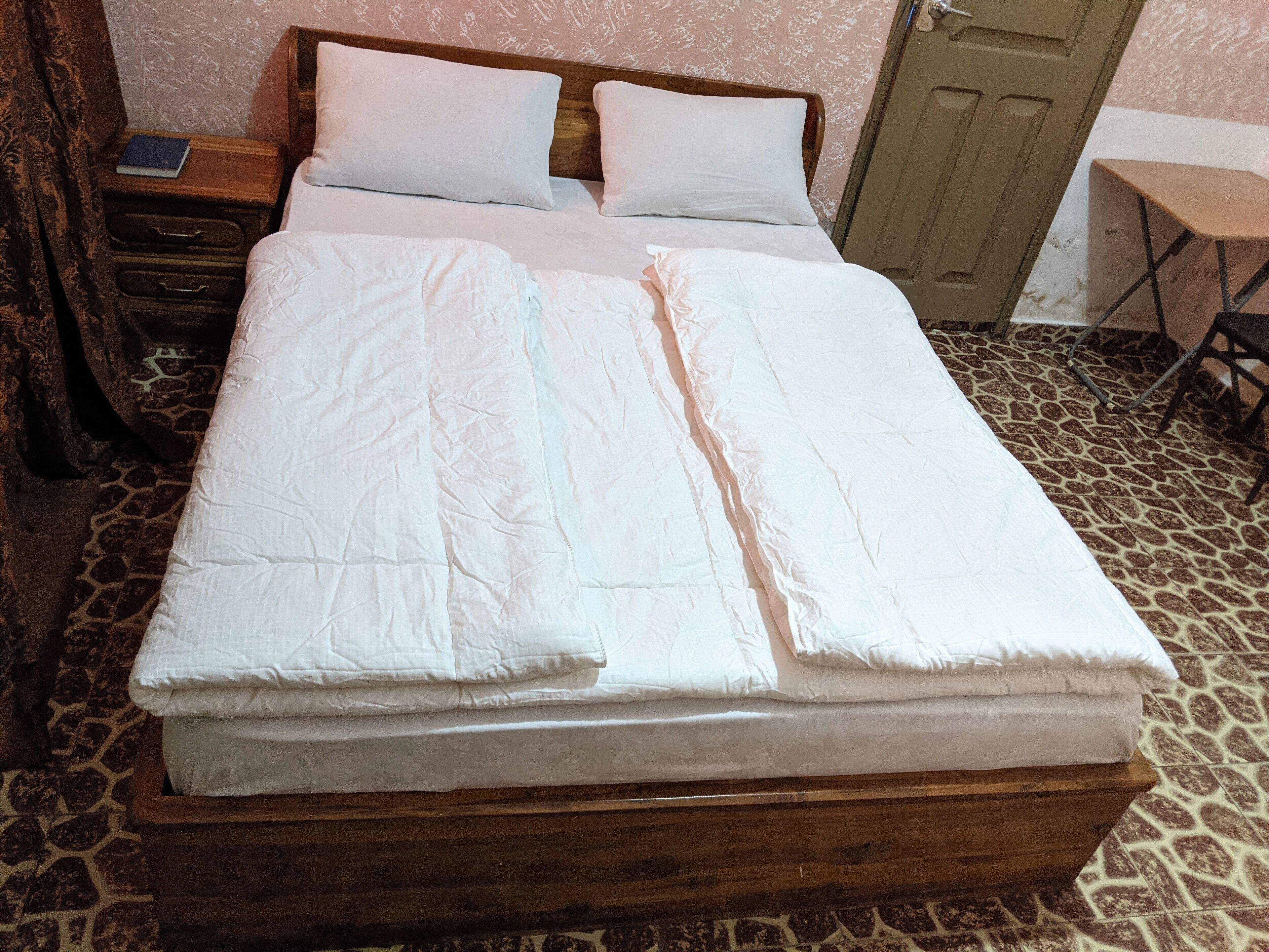 Chambre, 1 grand lit, fumeurs | Literie de qualité supérieure, couette en duvet d'oie