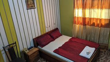 Hochwertige Bettwaren, Daunenbettdecken, Select-Comfort-Betten, Minibar