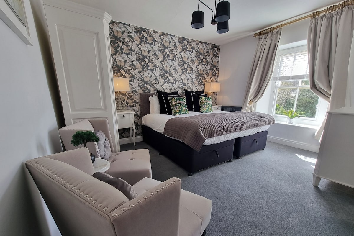 double or twin room, ensuite, garden view (room 1) | hypo-allergenic bedding, free wifi, bed sheets