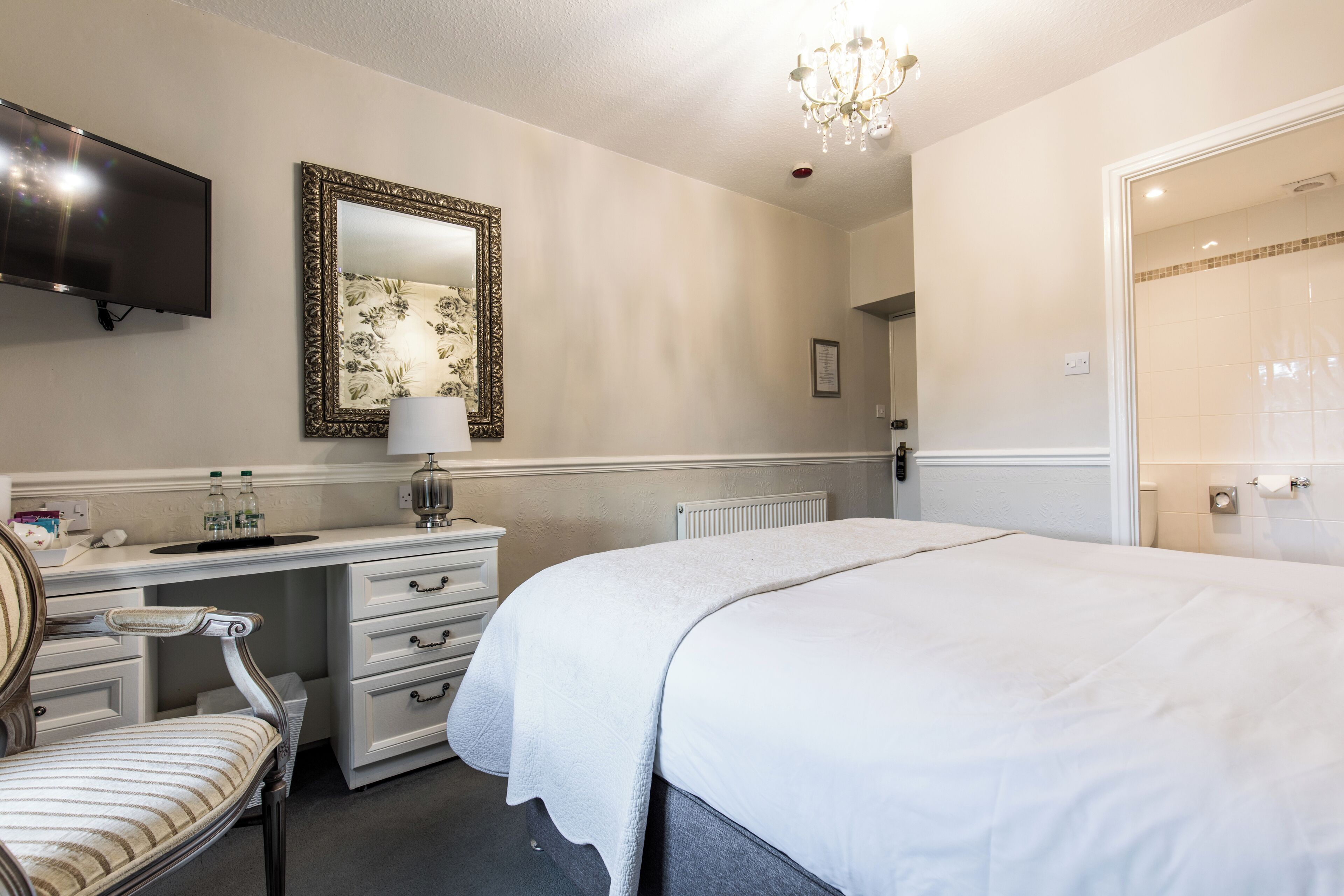 double room, ensuite, garden view (room 2) | hypo-allergenic bedding, free wifi, bed sheets