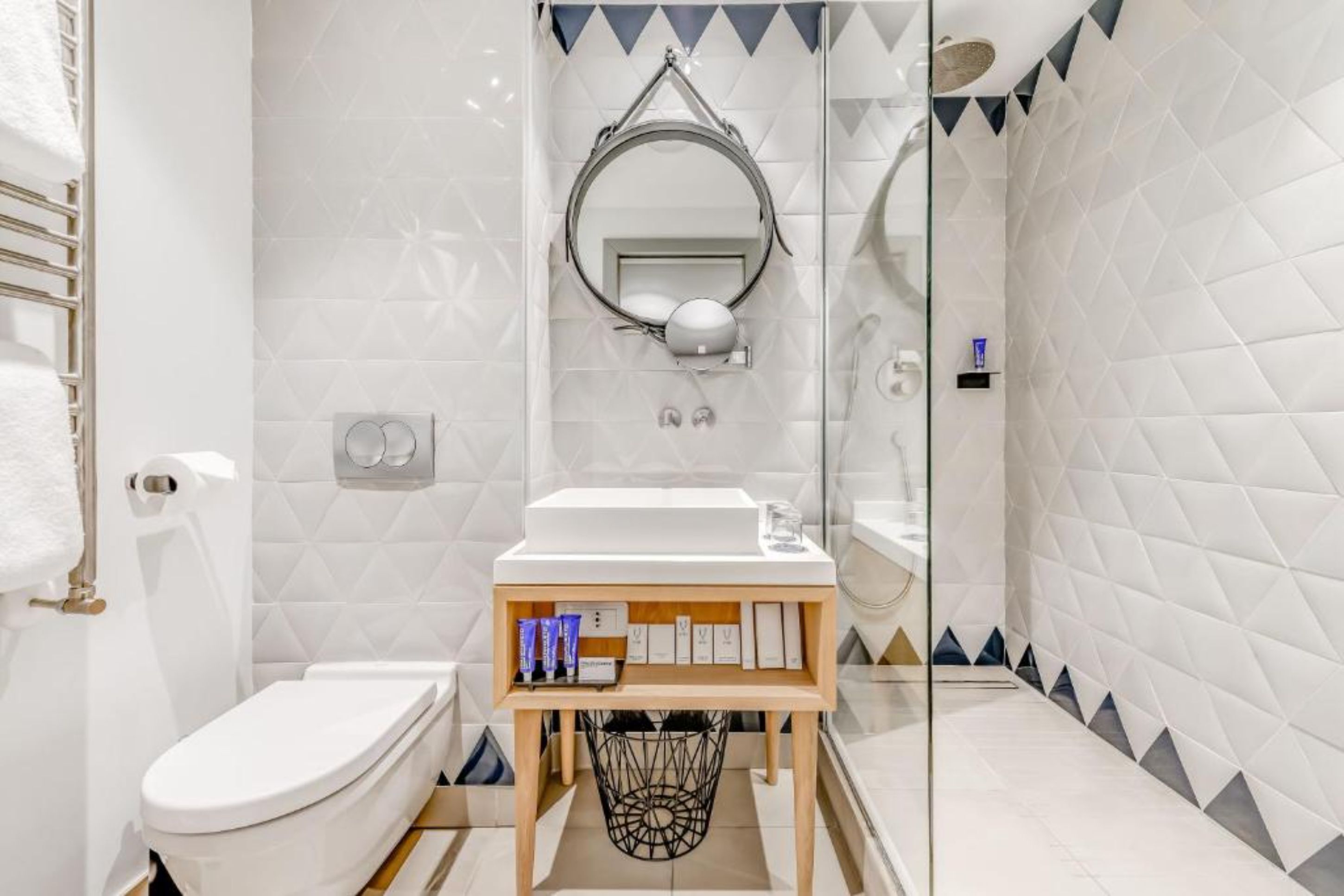 standard double room, village view - 17m² | bathroom | free toiletries, hair dryer, bathrobes, slippers