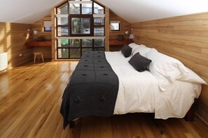 خزنة داخل الغرفة ومكتب وواي فاي مجانًا وملاءات أسرّة