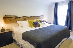 Premium bedding, individually decorated, individually furnished - Queen Regent (Niagara-on-the-Lake)