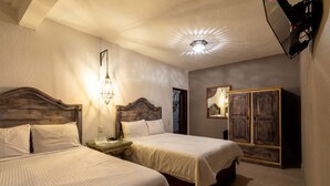 Standard Room, 2 Double Beds | Iron/ironing board (on request), free WiFi - Hotel Casa Santamaría (San Miguel de Allende)