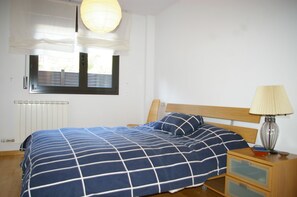 2 bedrooms, blackout curtains, iron/ironing board, free WiFi - Apartamento Puerto Rico 39 (Tossa de Mar)