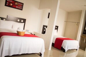 Junior Suite, 2 Double Beds, Private Bathroom | Iron/ironing board, rollaway beds, free WiFi, bed sheets - Hotel Rosvel (Palenque)