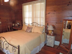 House, Multiple Beds, Kitchen (High Street Guesthouse) | 2 bedrooms, iron/ironing board - High Street Guesthouse (Comfort)