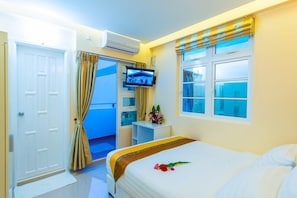 Egyptian cotton sheets, down duvets, minibar, iron/ironing board