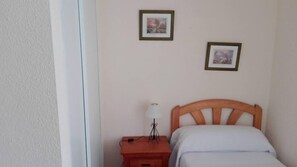 Chambre Simple | Rideaux occultants, lits pliants/supplémentaires