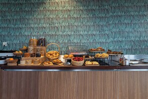 Dagelijks ontbijtbuffet inbegrepen