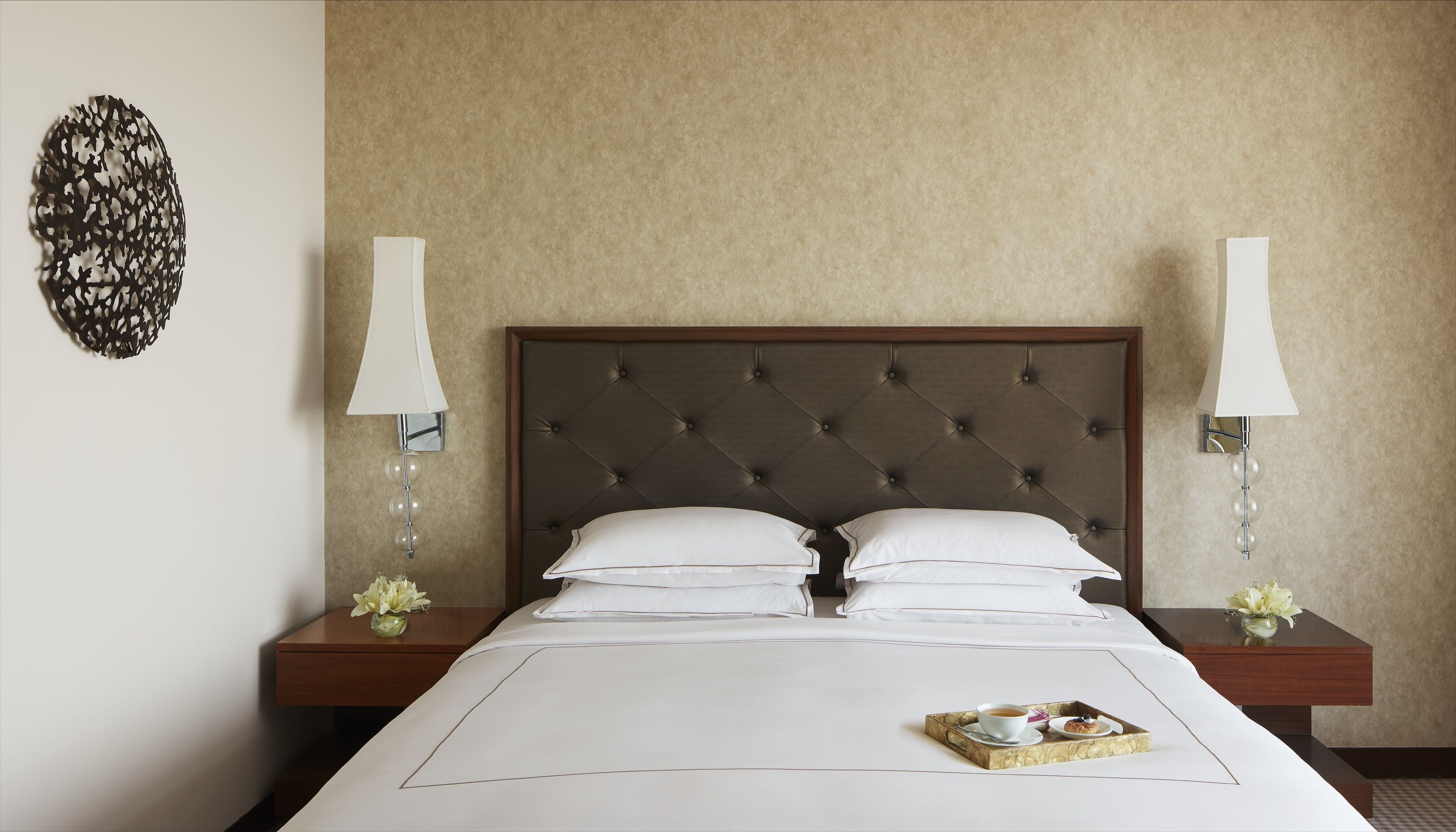 minibar, in-room safe, free wifi, bed sheets