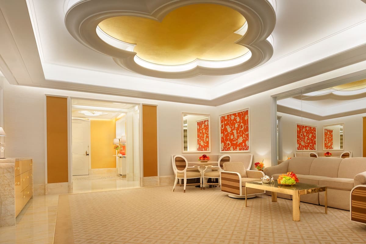 fountain parlor suite | living room | tv, pay films