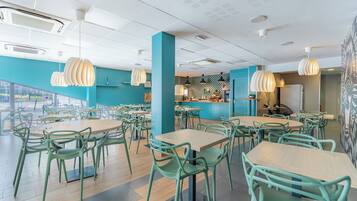 Daily buffet breakfast (EUR 13.9 per person)