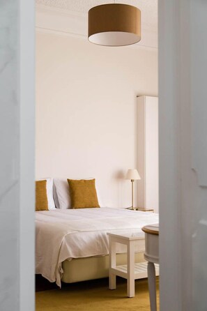 Suite | In-room safe, desk, blackout curtains, cots/infant beds - Charming Estoril Guesthouse B&B (Cascais)