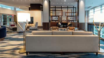 Coin salon dans le hall