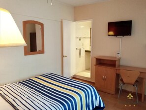 In-room safe, desk, free WiFi - Hotel Florencia Regency (Morelia)