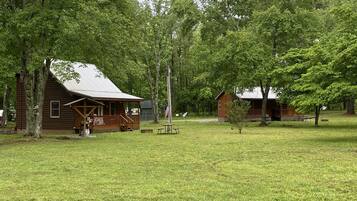 Traditional Cabin, 1 Queen Bed with Sofa bed, Garden Area | Front of property