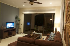 Deluxe Villa, 3 Bedrooms, Private Pool | Living room | Flat-screen TV - Viva Tambor Villas (Paquera)