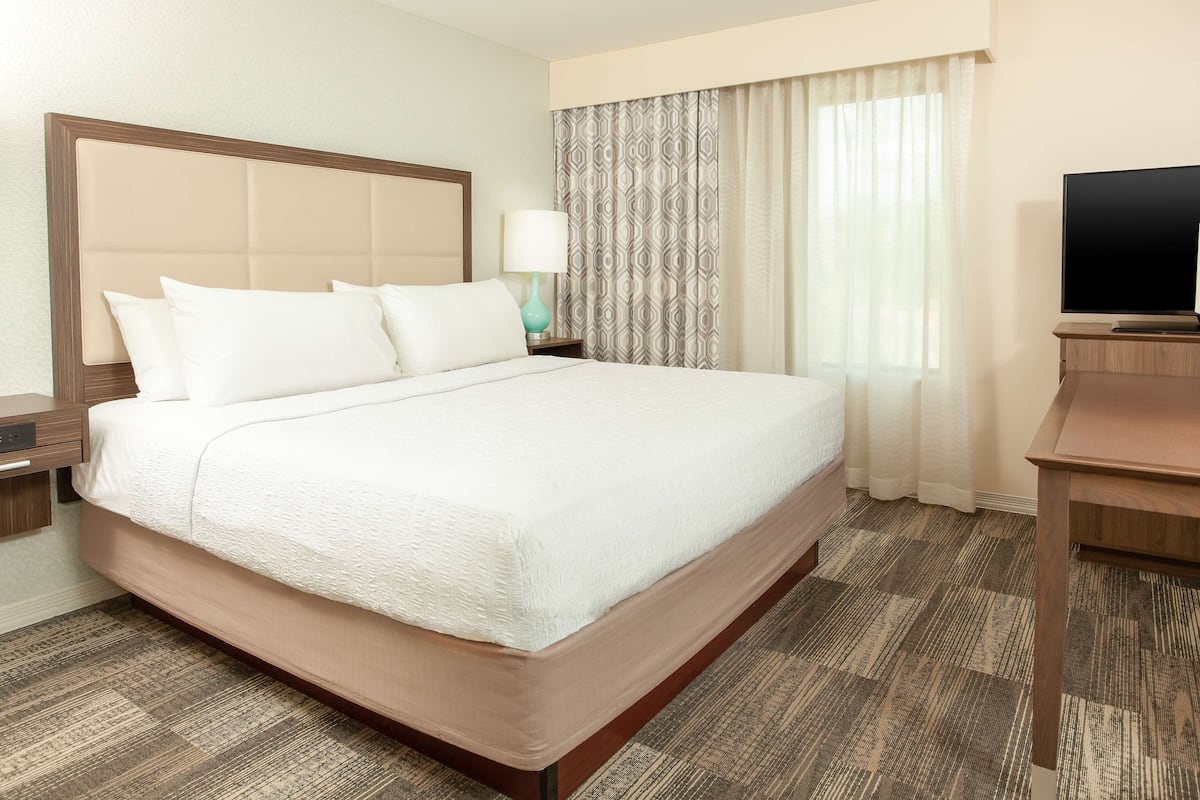 In-room safe, iron/ironing board, free cribs/infant beds