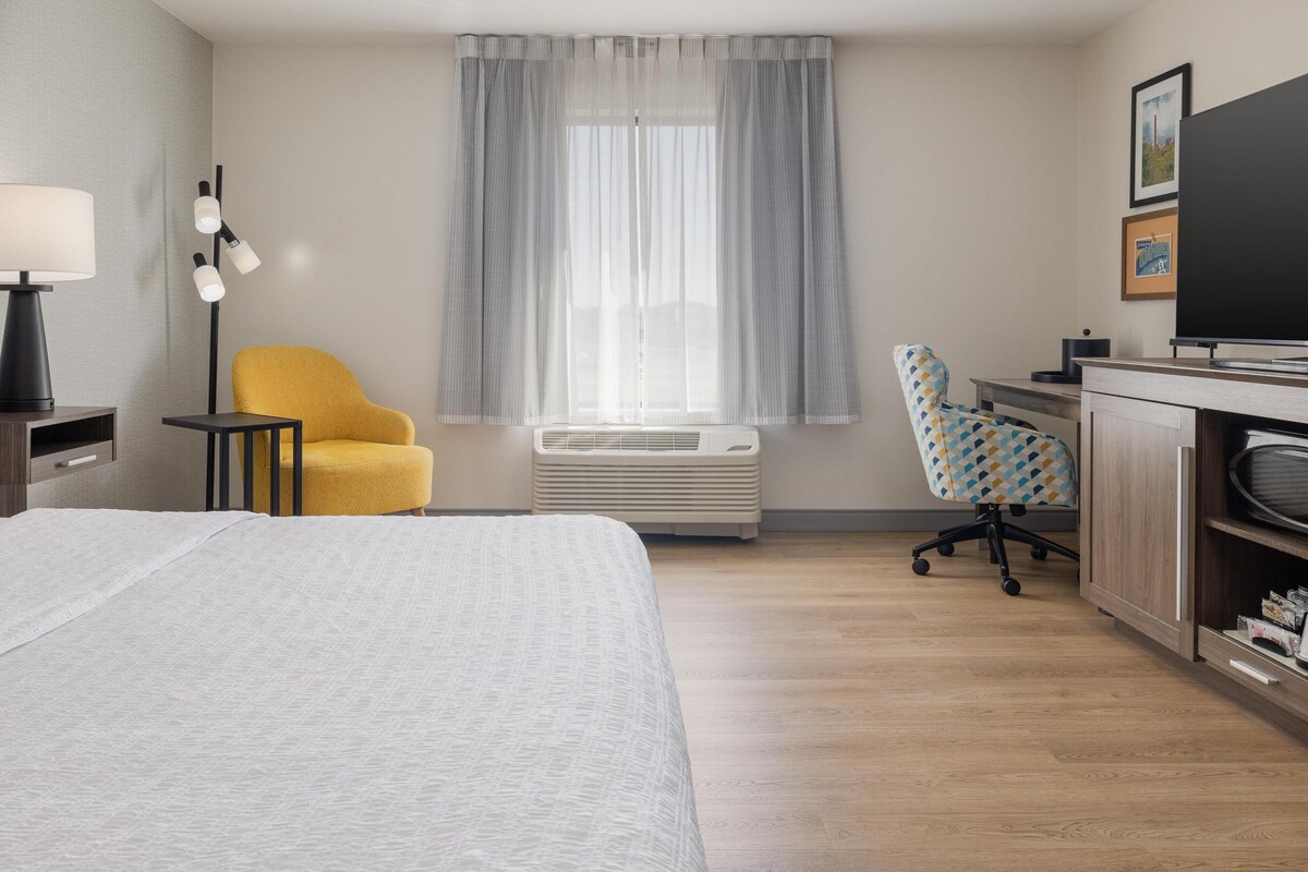 In-room safe, iron/ironing board, cribs (free), rollaway beds (free)