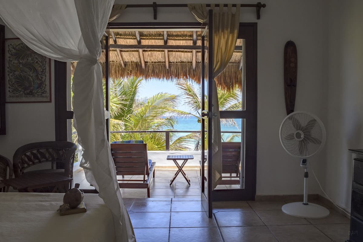 viento del mar room | 1 bedroom, in-room safe, individually decorated, individually furnished