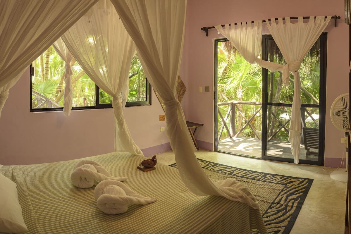 Coral Garden Room