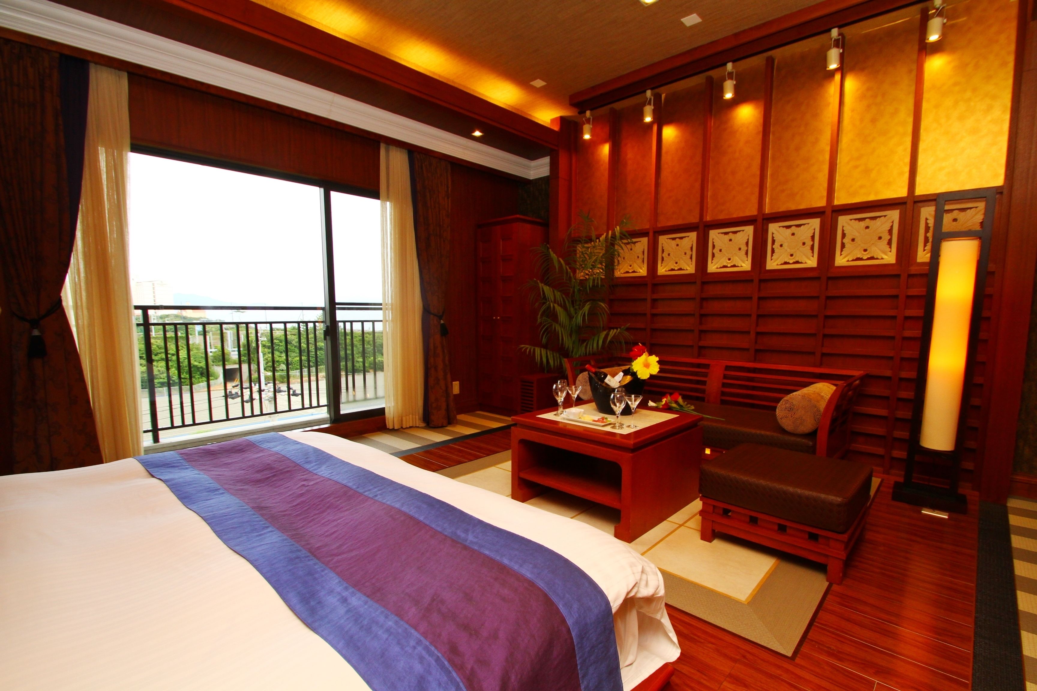 blackout curtains, free wifi, bed sheets