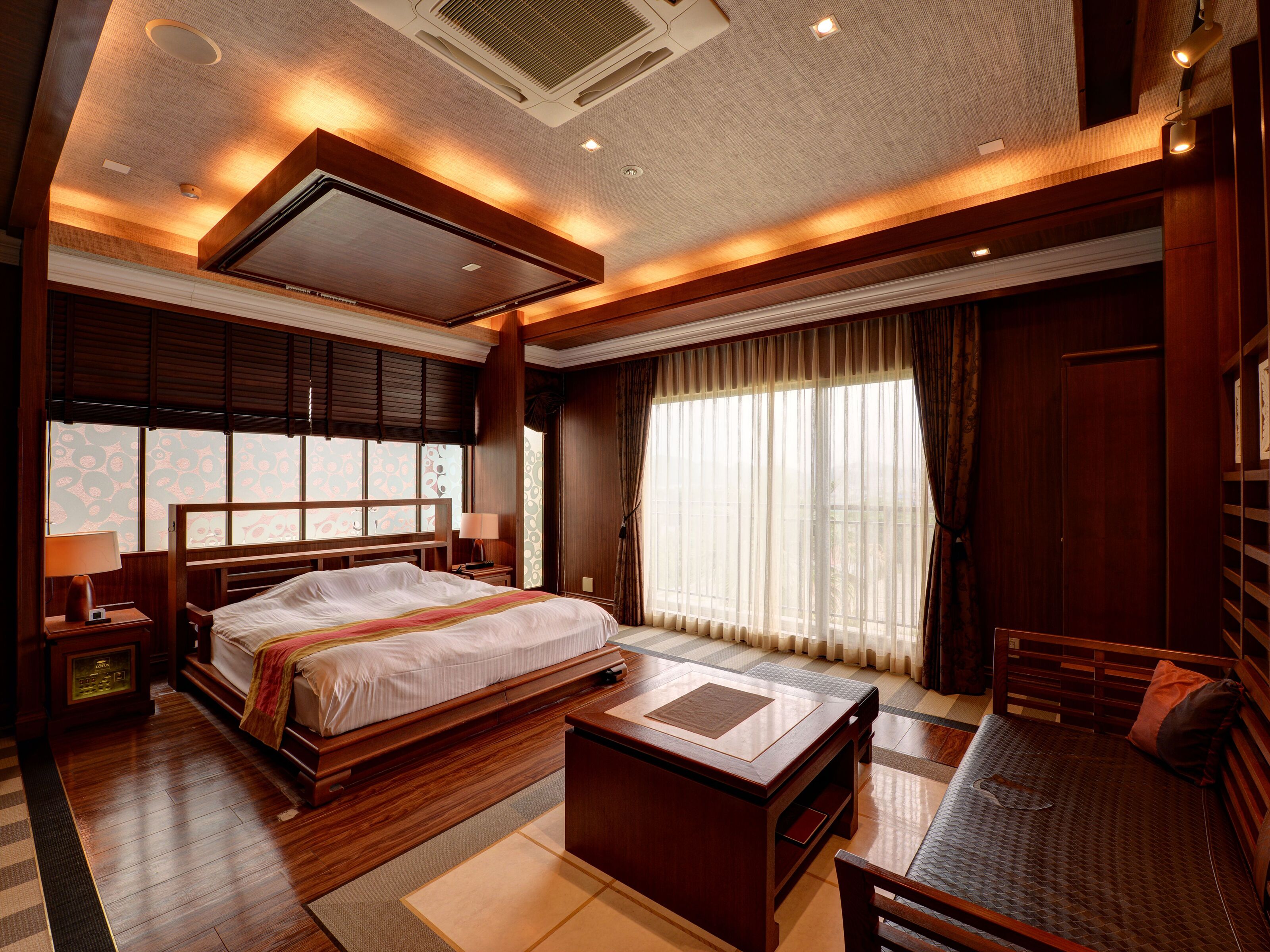 blackout curtains, free wifi, bed sheets