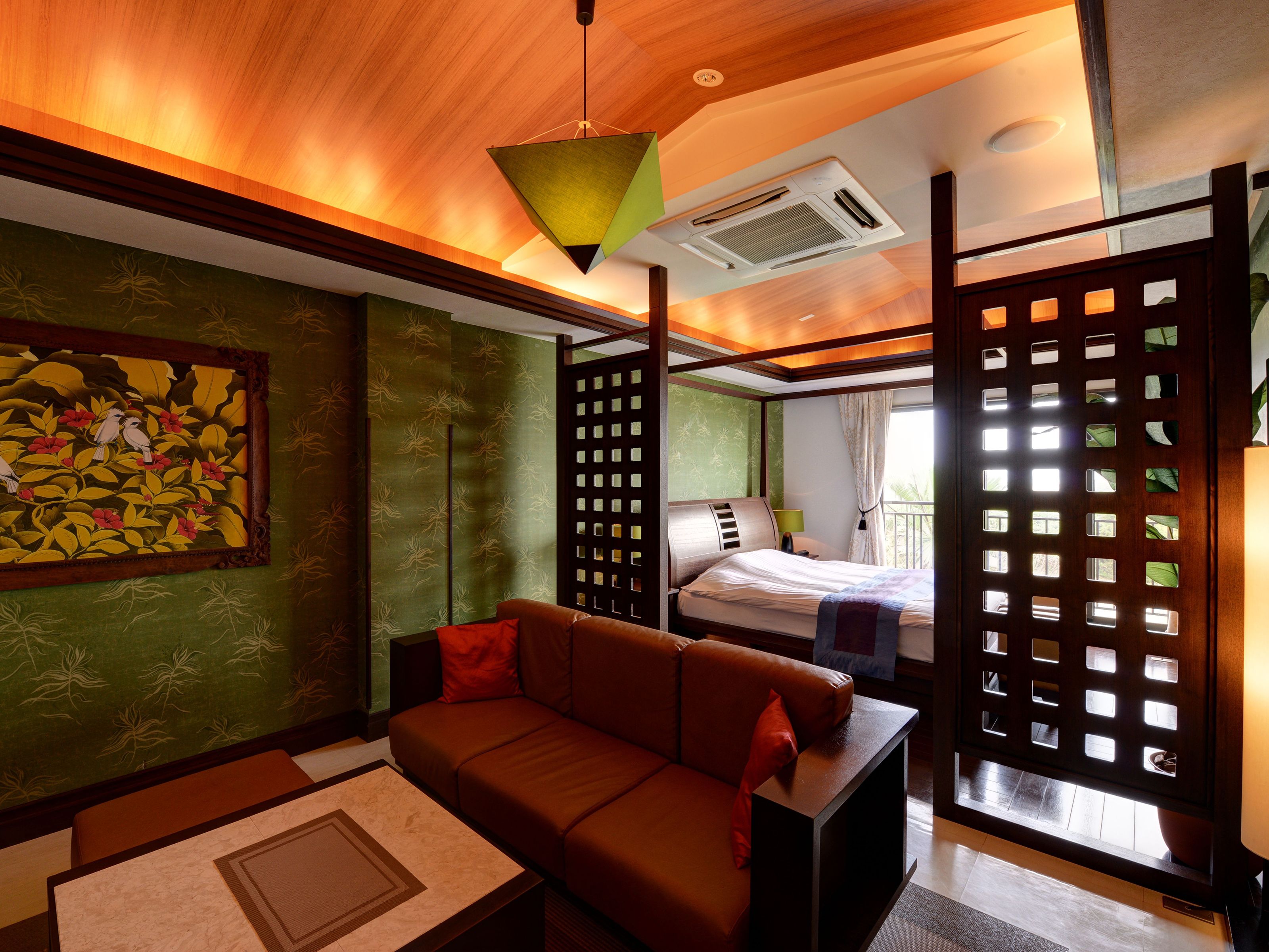 blackout curtains, free wifi, bed sheets