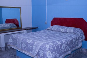 Basic Single Room, 1 Queen Bed