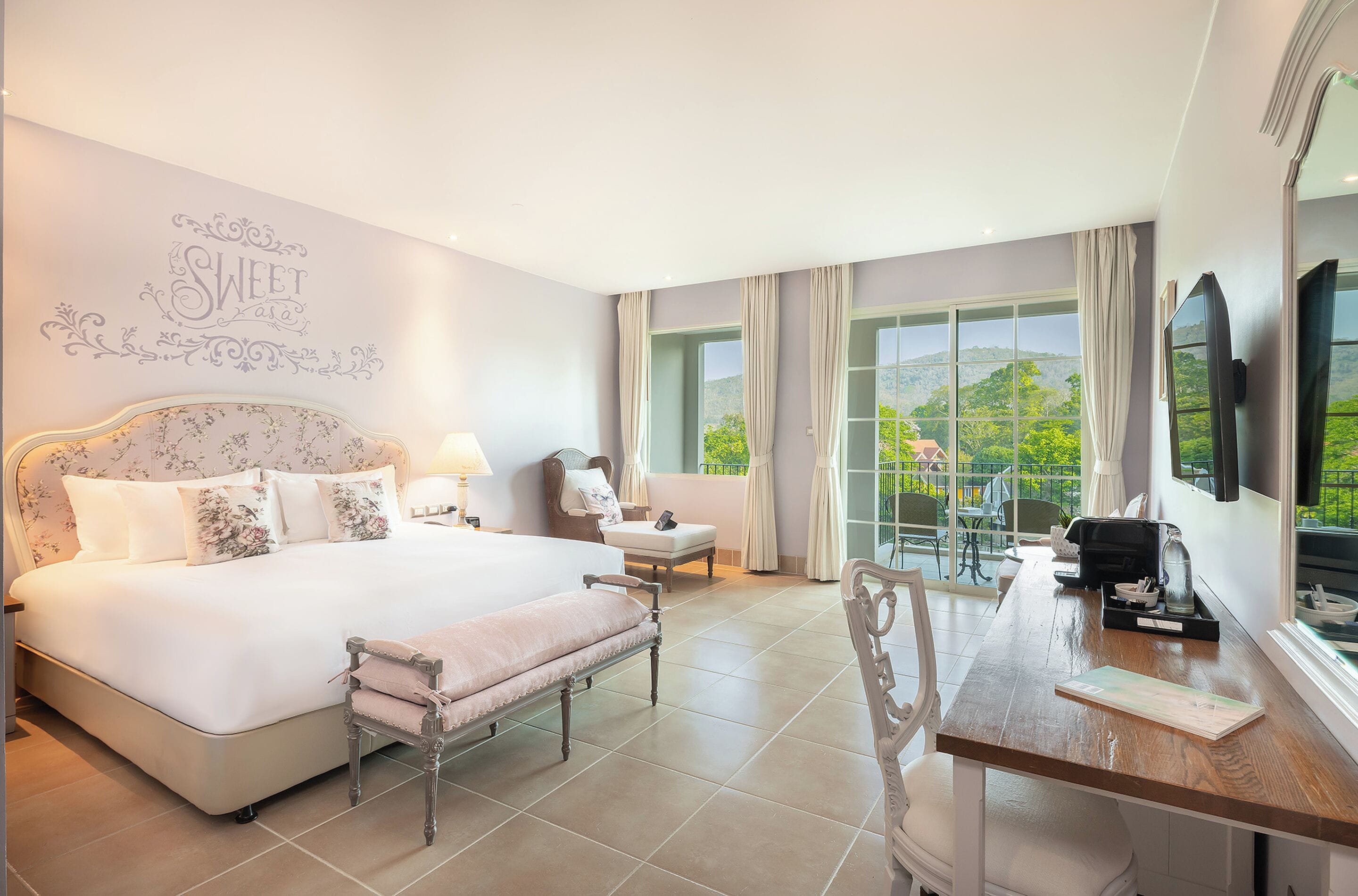 Deluxe Room, Mountain View | Minibar, in-room safe, desk, soundproofing