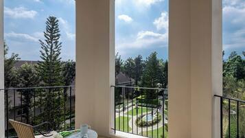 Deluxe Room, Courtyard View | View from room