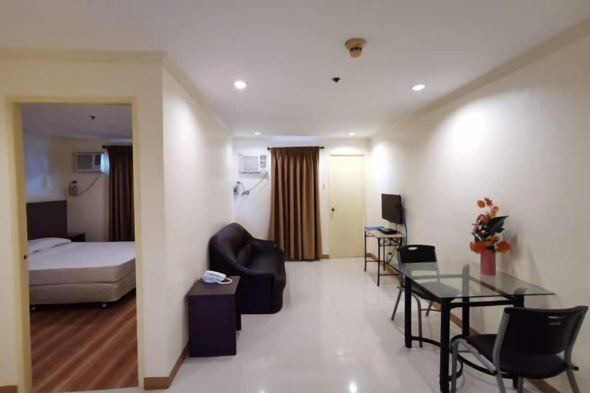 In-room safe, desk, free WiFi, individually furnished