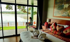 Premium bedding, minibar, in-room safe, desk - Khong Chiam Orchid Riverside Resort (Khong Chiam)