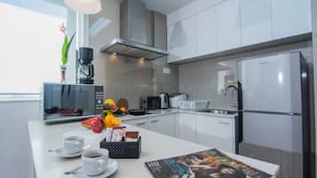 Apartment, 1 Bedroom | In-room dining