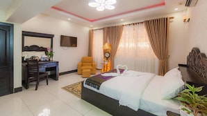 Double Room - Seventh Heaven Hotel and High Bar (Phnom Penh)