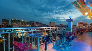 Lounge - Seventh Heaven Hotel and High Bar (Phnom Penh)