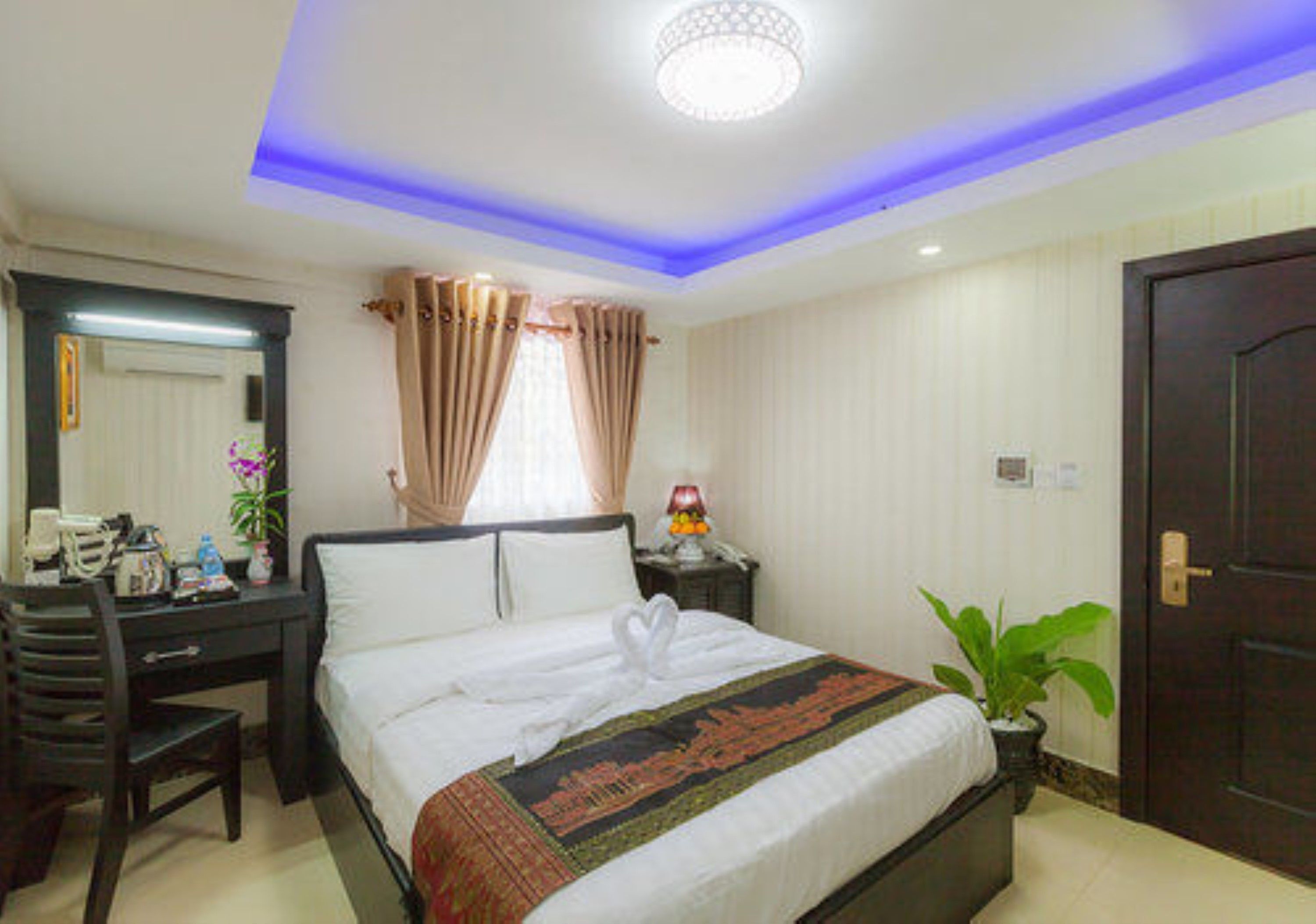Minibar, desk, blackout drapes, free WiFi