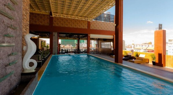 Kolam renang outdoor