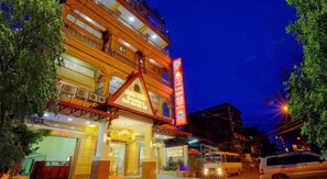 Front of property – evening/night - Seventh Heaven Hotel and High Bar (Phnom Penh)