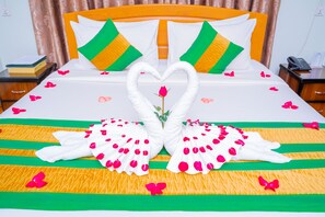Deluxe Double Room, 1 Double Bed - Great Feel Hotel (Yangon)