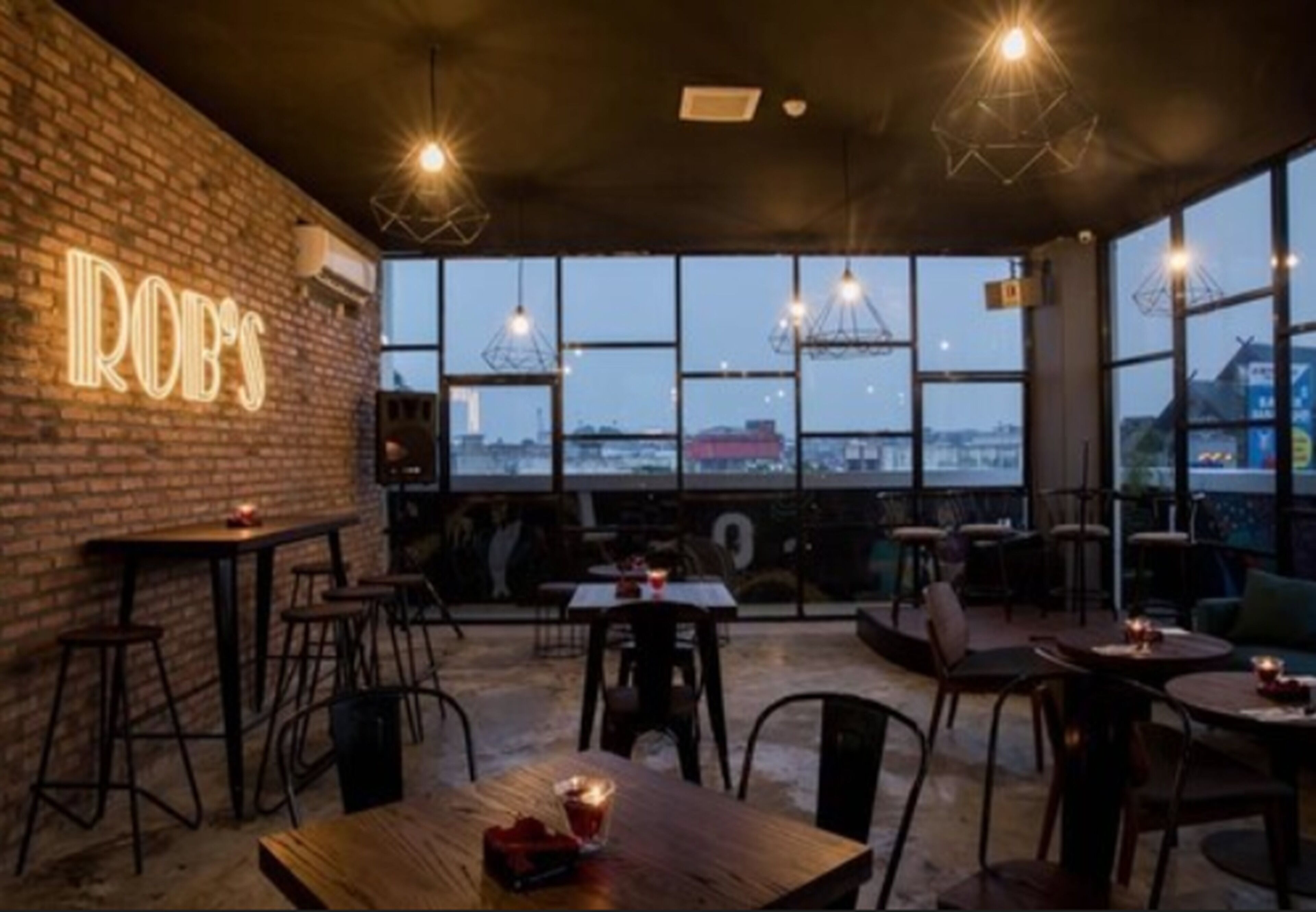 Bar lounge