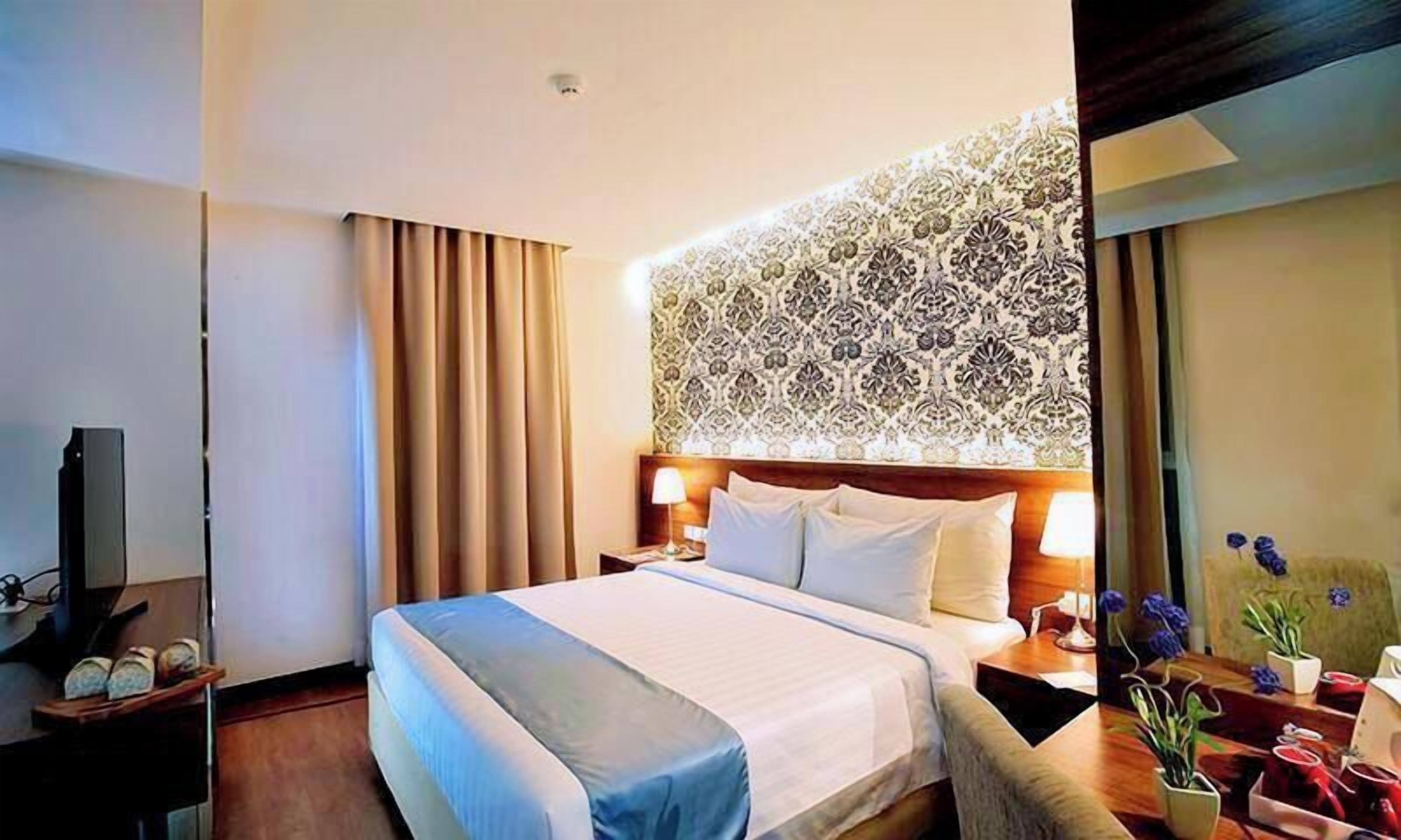 Minibaari, työpöytä, äänieristys, ilmainen Wi-Fi