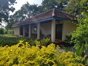 Chambre Standard avec lits jumeaux, 1 chambre, en front de plage | Coin séjour